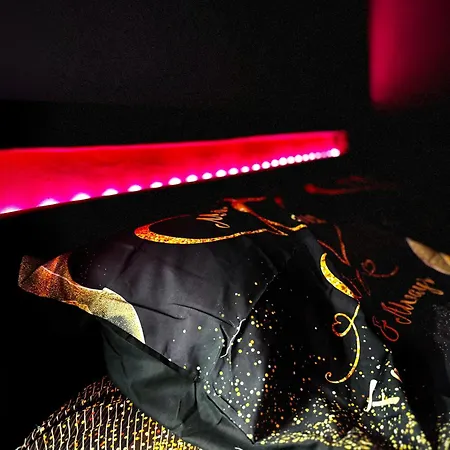 L' Instant Se Cree ラブホテル Oignies